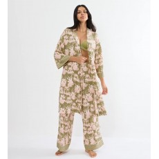 Triumph Aura Spotlight Robe 0 Triumph Aura Spotlight Robe 0