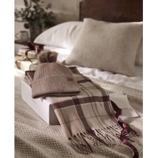 Barbour Dover Beanie & Hailes Scarf Gift Set