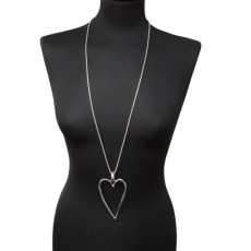 Jess & Lou Exquisite Hollow Heart Pendant Necklace