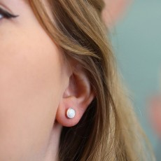 POM Sterling Silver Round Synth White Opal Stud