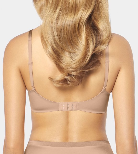 Triumph Body Make-up Soft Touch Plunge Bra Vanille US40C : :  Clothing, Shoes & Accessories