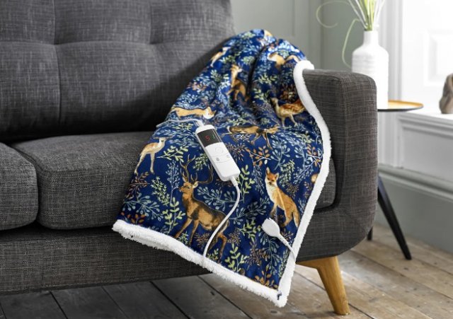 Fox and Deer Navy Heated Throw 140 x 180cm