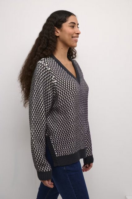 Culture Cardeen V Neck Pullover