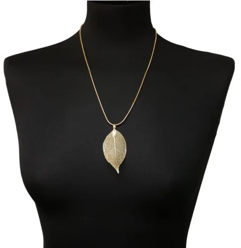 Jess & Lou Gold Leaf Shaped Filigree Pendant Necklace